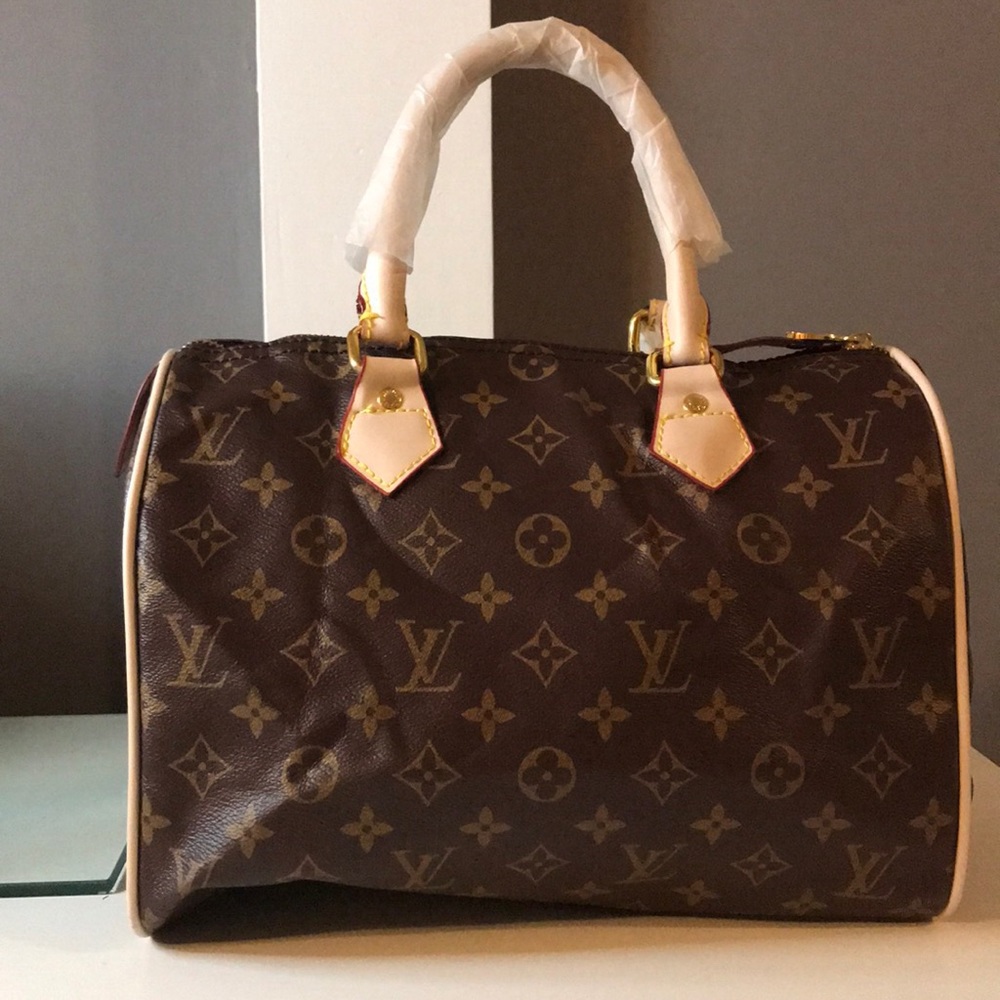 Non authentic Louis Vuitton speedy bag